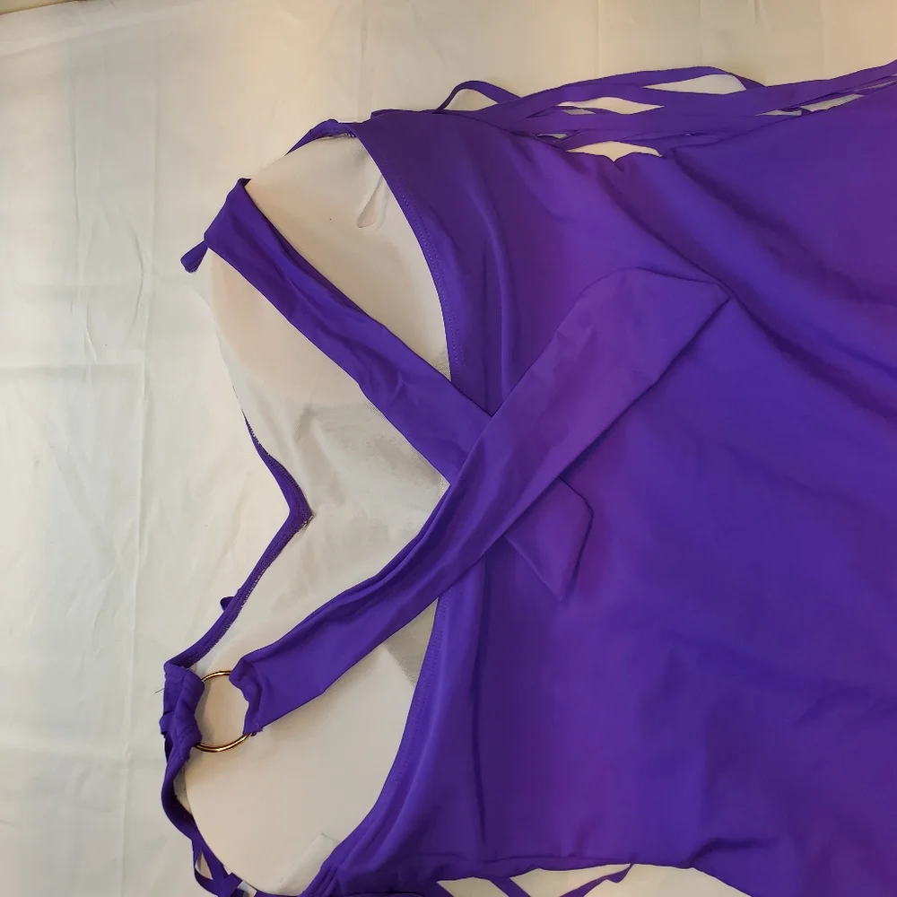 One Piece Swimsuit with Pretty Tassel - Picture 3 of 6
